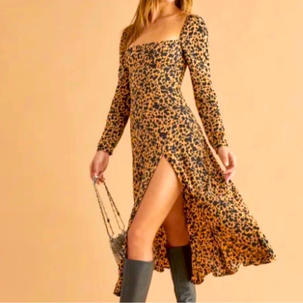 Sold out everywhere! New w/o tags Reformation Sigmund Dress - Size 4